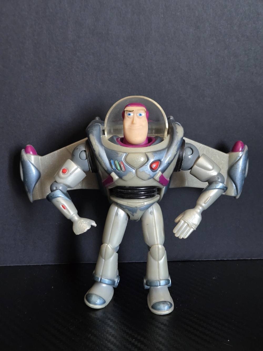 Disney/ Pixar Toy Story 2 Buzz Lightyear 5.5" Figure